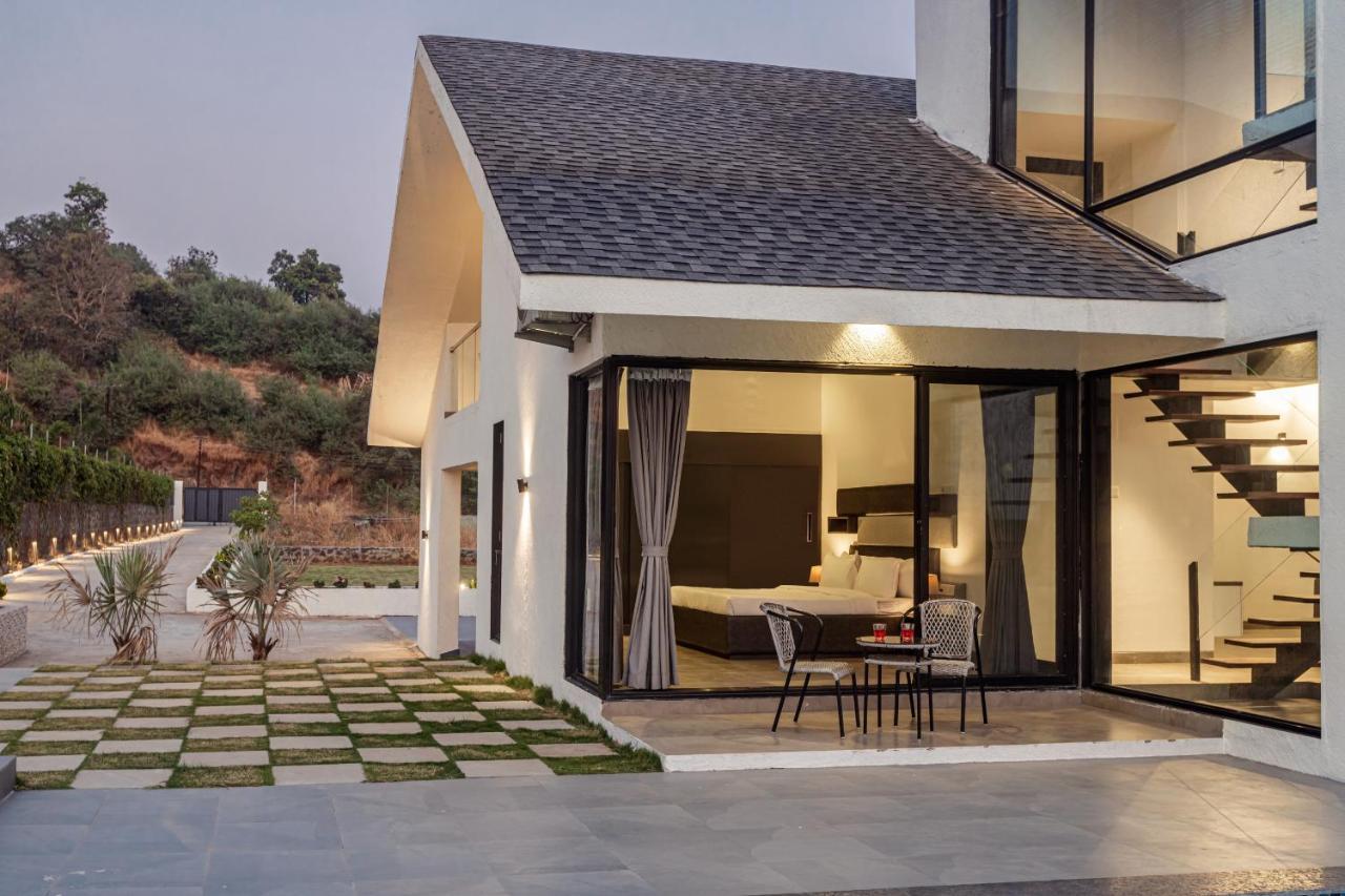 Saffronstays Stargazer, Karjat - Luxury Pool Villa With Lake View Eksteriør billede