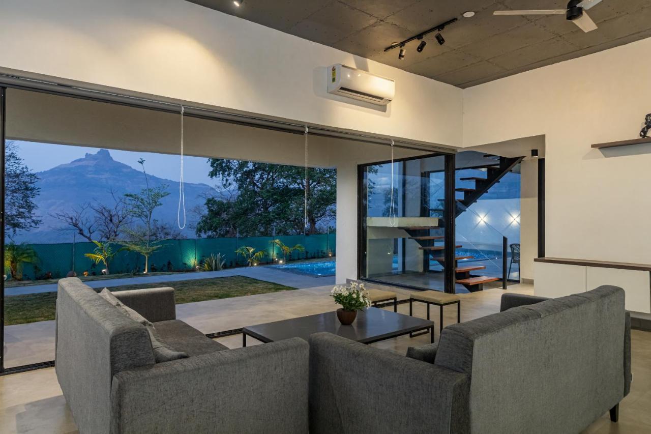 Saffronstays Stargazer, Karjat - Luxury Pool Villa With Lake View Eksteriør billede