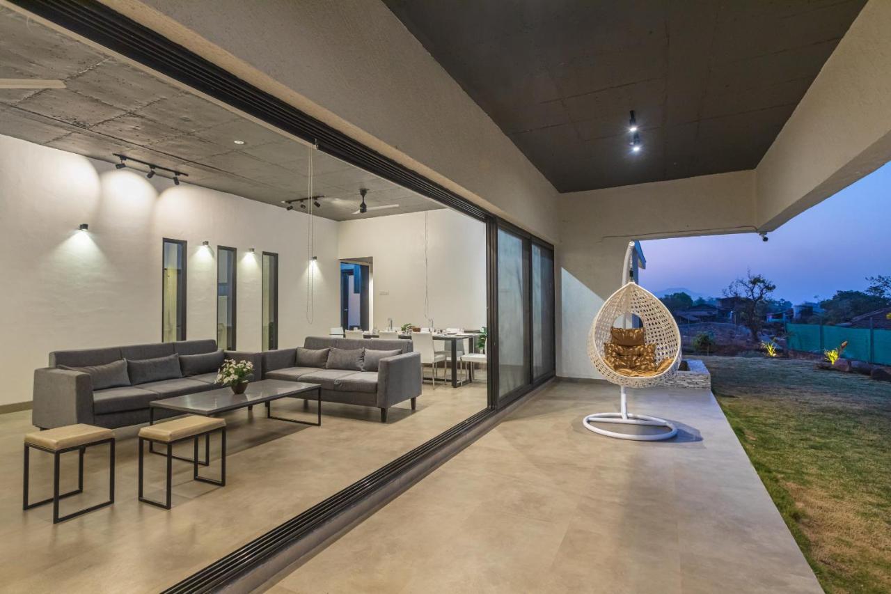 Saffronstays Stargazer, Karjat - Luxury Pool Villa With Lake View Eksteriør billede