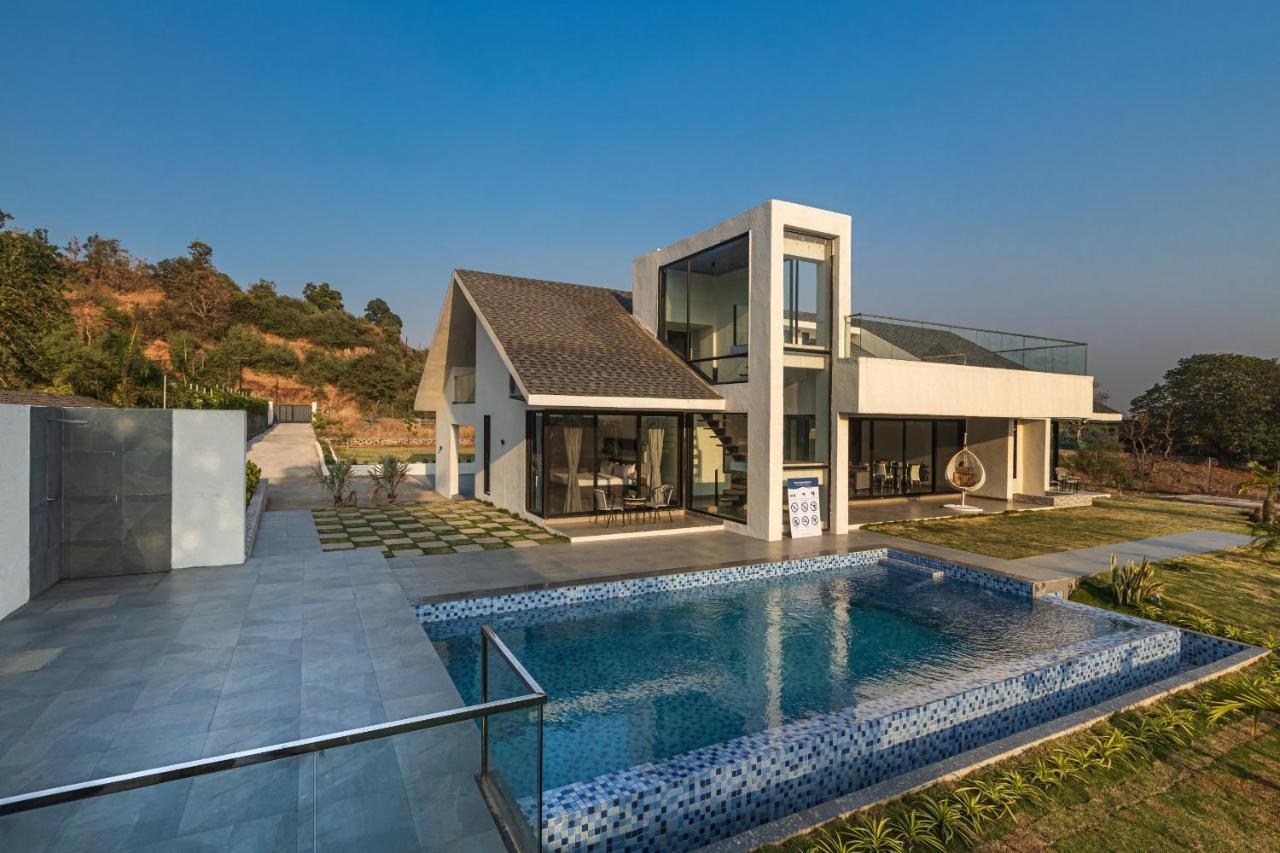 Saffronstays Stargazer, Karjat - Luxury Pool Villa With Lake View Eksteriør billede